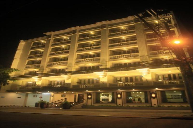 Herald Suites Polaris Manila Exterior foto